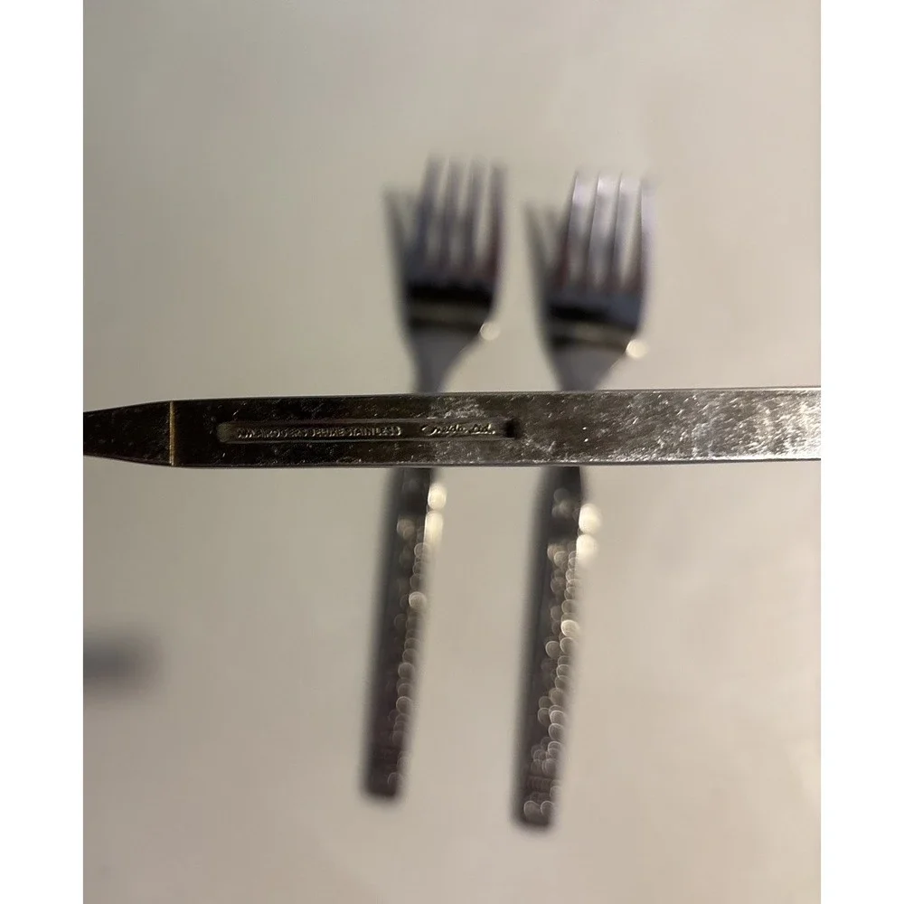 Lot of 4 Wm A Rogers Oneida Deluxe Stainless Salad Forks Dominica Pattern Floral
